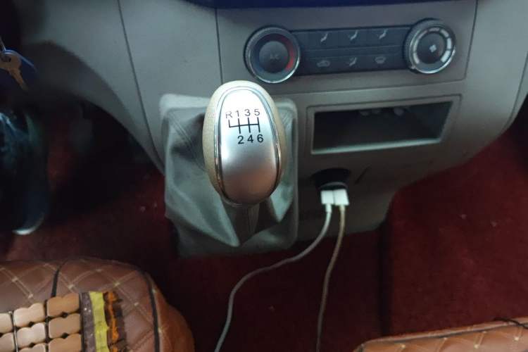 Used JAC Group Sunray 2018 2.7T 5-Series National Emission Standard V Star Express High-Roof Gear Lever