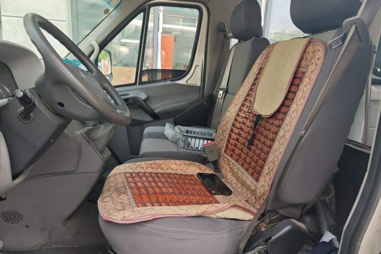 Used JAC Group Sunray 2018 1.9T Fuel-Efficient King D19TCIE11 Left Front Seat