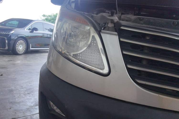 Used JAC Group Sunray 2018 2.7T 5-Series National Emission Standard V Star Express High-Roof Right Front Headlight
