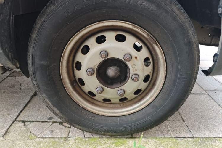 Used JAC Group Sunray 2018 1.9T Fuel-Efficient King D19TCIE11 Right Front Wheel Hub