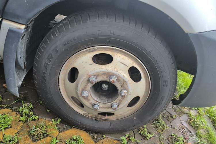 Used JAC Group Sunray 2018 2.7T 5-Series National Emission Standard V Star Express High-Roof Right Front Wheel Hub