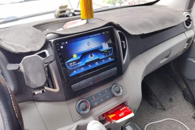 Used JAC Group Sunray 2018 2.7T 5-Series National Emission Standard V Star Express High-Roof Audio And AC Panel
