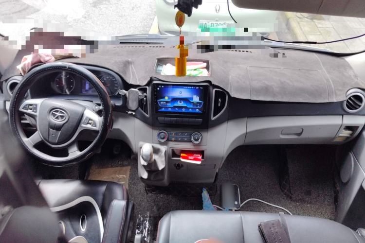 Used JAC Group Sunray 2018 2.7T 5-Series National Emission Standard V Star Express High-Roof Center Console