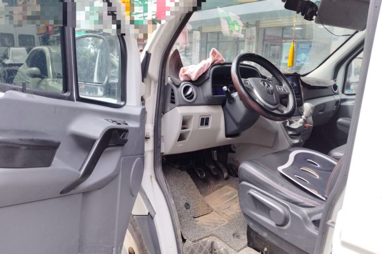 Used JAC Group Sunray 2018 2.7T 5-Series National Emission Standard V Star Express High-Roof Driver Seat