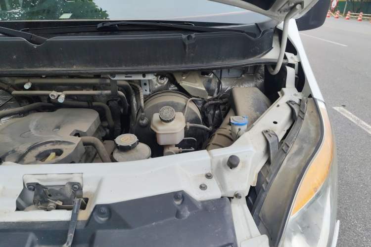 Used JAC Group Sunray 2018 1.9T Fuel-Efficient King D19TCIE11 Engine Bay Left