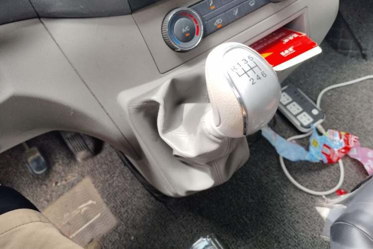 Used JAC Group Sunray 2018 2.7T 5-Series National Emission Standard V Star Express High-Roof Gear Lever