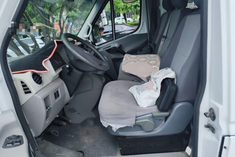 Used JAC Group Sunray 2018 1.9T Fuel-Efficient King D19TCIE11 Left Front Seat