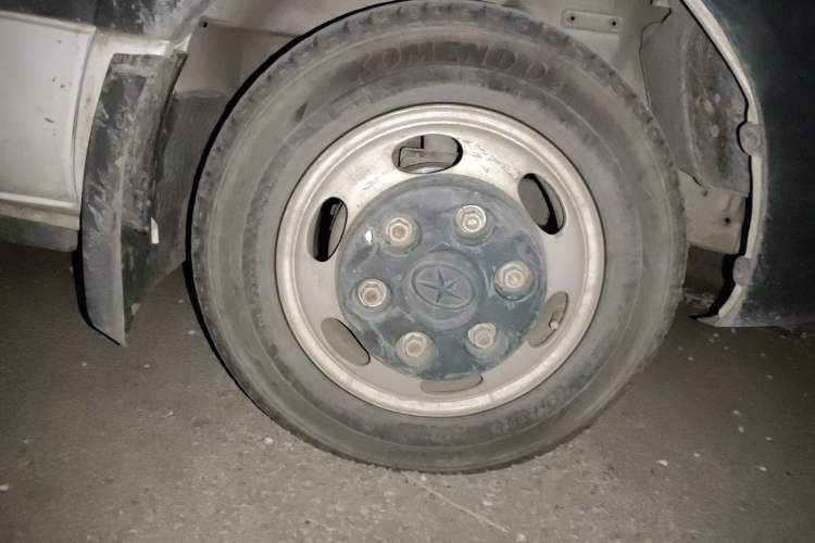 Used JAC Group Sunray 2018 2.7T 5-Series National Emission Standard V Star Express Mid-Top Right Front Wheel Hub