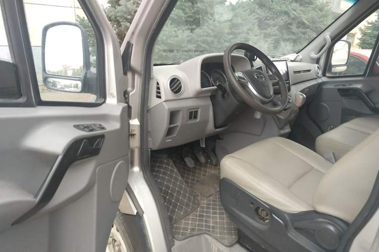 Used JAC Group Sunray 2019 1.9T Fuel-Efficient Platinum Edition 5-9 Seater Star Express Driver Seat