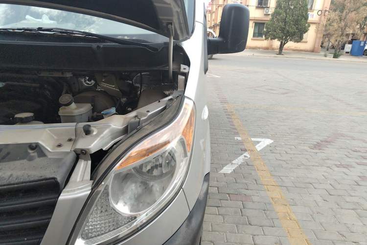 Used JAC Group Sunray 2019 1.9T Fuel-Efficient Platinum Edition 5-9 Seater Star Express Engine Bay Left