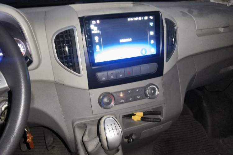 Used JAC Group Sunray 2019 1.9T Fuel-Efficient Platinum Edition 5-9 Seater Star Express Audio And AC Panel