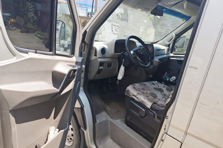 Used JAC Group Sunray 2019 1.9T Fuel-Efficient Platinum Edition 5-9 Seater Star Express Driver Seat
