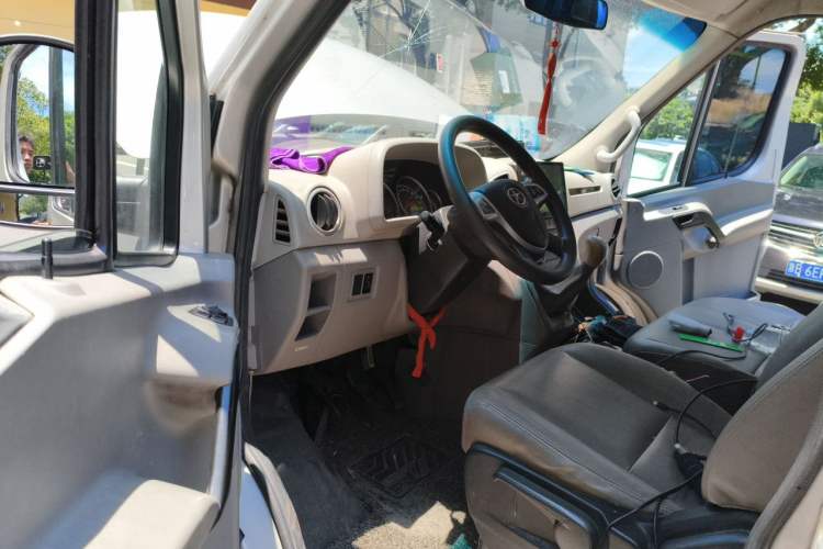 Used JAC Group Sunray 2019 1.9T Fuel-Efficient Platinum Edition 5-9 Seater Star Express Driver Seat