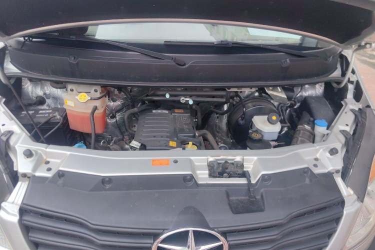 Used JAC Group Sunray 2019 1.9T Fuel-Efficient Platinum Edition 5-9 Seater Star Express Engine Bay