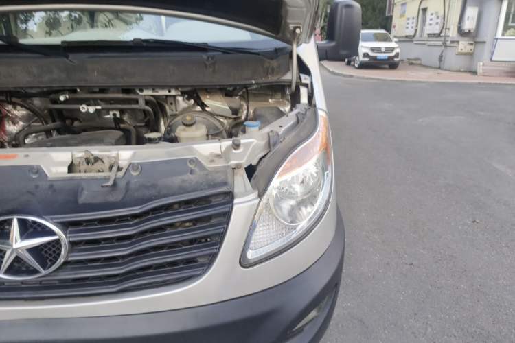 Used JAC Group Sunray 2019 1.9T Fuel-Efficient Platinum Edition 5-9 Seater Star Express Engine Bay Left