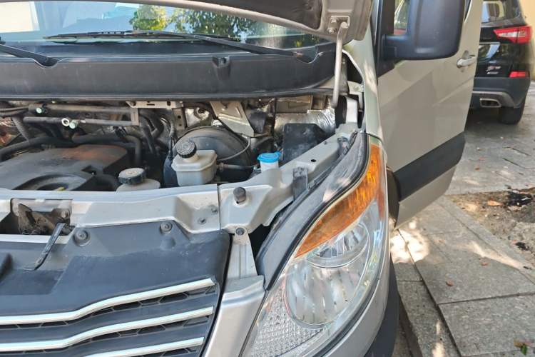 Used JAC Group Sunray 2019 1.9T Fuel-Efficient Platinum Edition 5-9 Seater Star Express Engine Bay Left