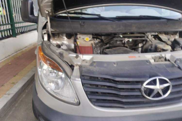 Used JAC Group Sunray 2019 1.9T Fuel-Efficient Platinum Edition 5-9 Seater Star Express Engine Bay Right