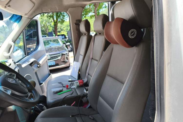 Used JAC Group Sunray 2019 1.9T Fuel-Efficient Platinum Edition 5-9 Seater Star Express Left Front Seat