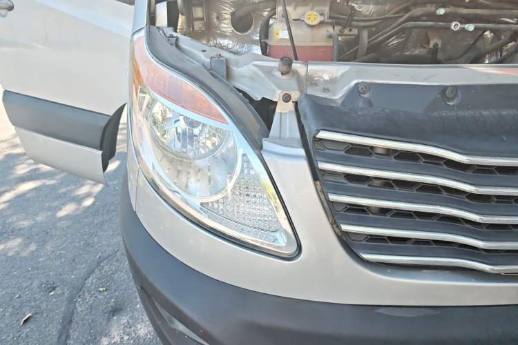 Used JAC Group Sunray 2019 1.9T Fuel-Efficient Platinum Edition 5-9 Seater Star Express Right Front Headlight