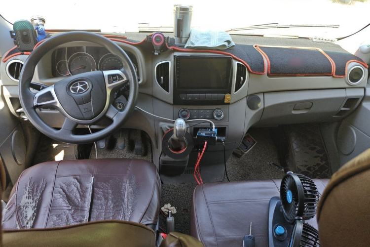 Used JAC Group Sunray 2019 1.9T Fuel-Efficient Platinum Edition 5-9 Seater Star Express Center Console