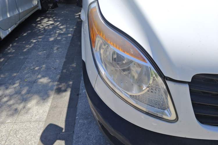 Used JAC Group Sunray 2019 1.9T Fuel-Efficient Platinum Edition 5-9 Seater Star Express Right Front Headlight