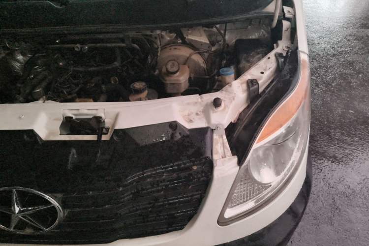 Used JAC Group Sunray  Engine Bay Left