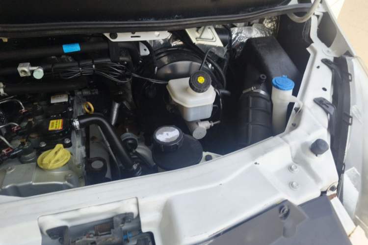 Used JAC Group Sunray  Engine Bay Left