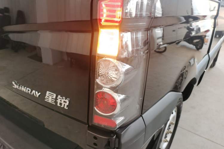 Used JAC Group Sunray 2021 2.0T Fuel-Efficient King Express Version Non-Commercial Long Wheelbase D20TCIF1 Right Rear Taillight