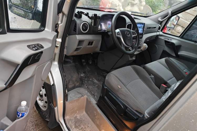 Used JAC Group Sunray 2021 2.0T Fuel-Efficient King Express Version Non-Commercial Long Wheelbase D20TCIF1 Driver Seat