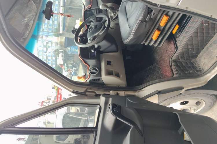 Used JAC Group Sunray 2021 2.0T 5-Series Star Express 6/7-Seater High-Roof D20TCIF1 Driver Seat