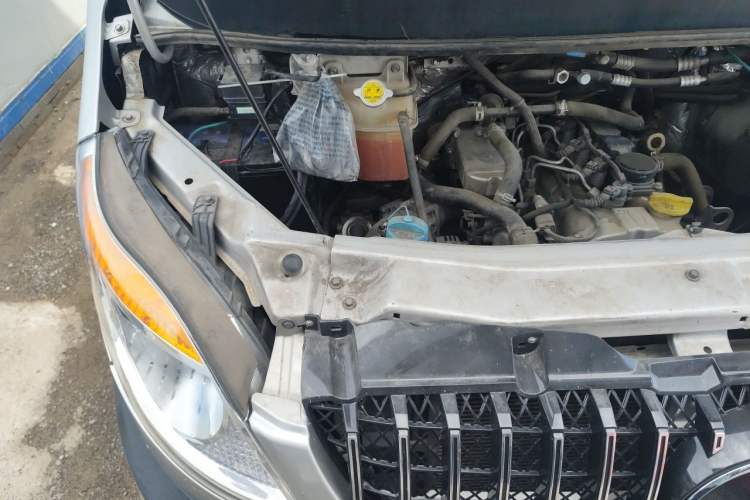 Used JAC Group Sunray  Engine Bay Right