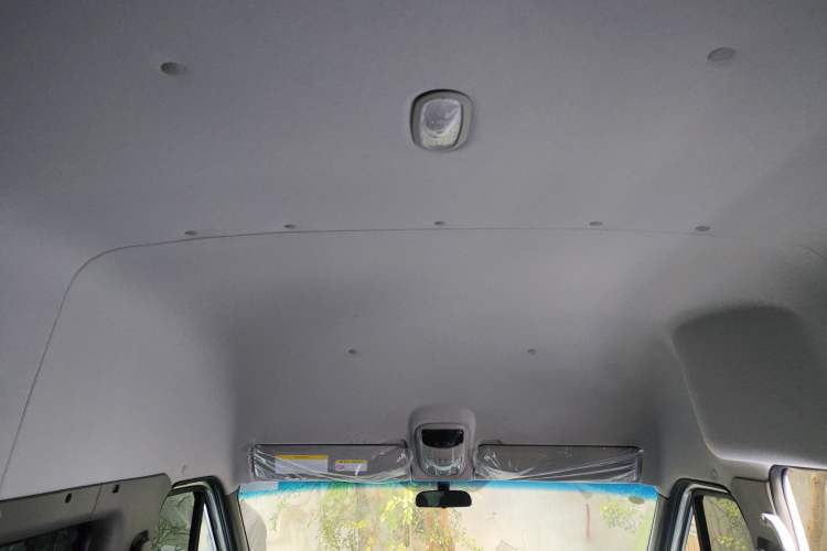 Used JAC Group Sunray 2021 2.0T 5-Series Star Business Van 5- to 12-Seater High-Roof Version D20TCIF1 Headliner