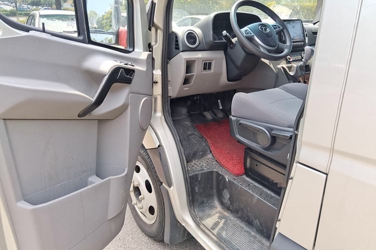 Used JAC Group Sunray 2021 2.0T 5-Series Star Express 6/7-Seater High-Roof D20TCIF1 Interior 3