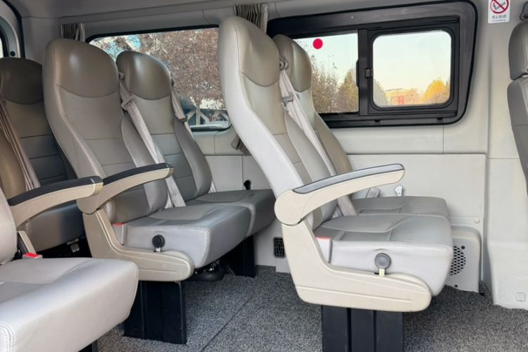 Used JAC Group Sunray 2021 2.0T 4-Series Star Business Van 5-10 Seater D20TCIF1 Interior 5