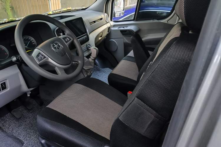 Used JAC Group Sunray 2021 2.0T 5-Series Star Business Van 5- to 12-Seater High-Roof Version D20TCIF1 Left Front Seat