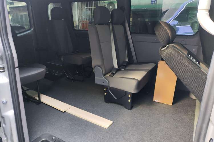 Used JAC Group Sunray 2021 2.0T 5-Series Star Business Van 5- to 12-Seater High-Roof Version D20TCIF1 Left Rear Seat
