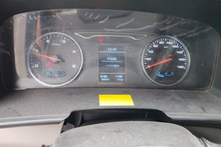 Used JAC Group Sunray 2021 2.0T 4-Series Star Express 8/9-Seater D20TCIF1 Odometer Close Up