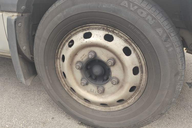 Used JAC Group Sunray 2021 2.2T Jieyun Wang Express Version Right Front Wheel Hub