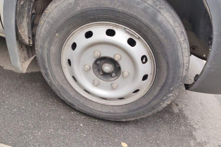 Used JAC Group Sunray 2021 2.0T 4-Series Star Express 8/9-Seater D20TCIF1 Right Front Wheel Hub