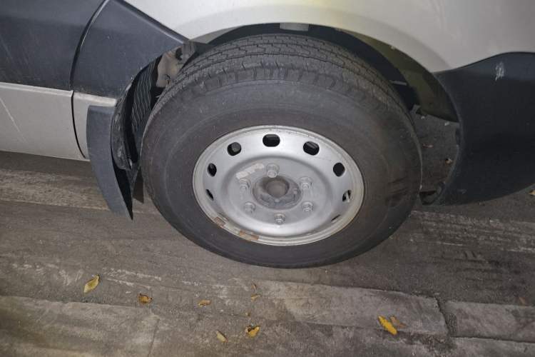 Used JAC Group Sunray 2021 2.0T 4-Series Star Express 6/7-Seater D20TCIF1 Right Front Wheel Hub