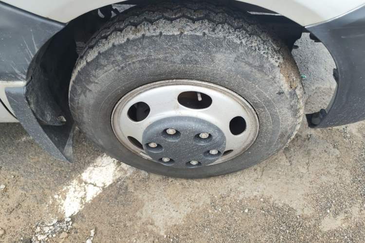 Used JAC Group Sunray  Right Front Wheel Hub