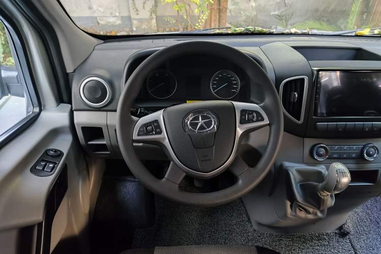 Used JAC Group Sunray 2021 2.0T 5-Series Star Business Van 5- to 12-Seater High-Roof Version D20TCIF1 Steering Wheel