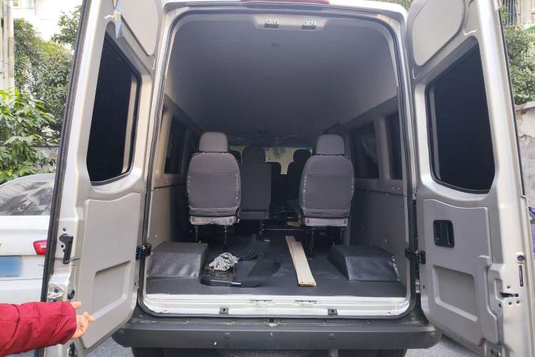 Used JAC Group Sunray 2021 2.0T 5-Series Star Business Van 5- to 12-Seater High-Roof Version D20TCIF1 Trunk