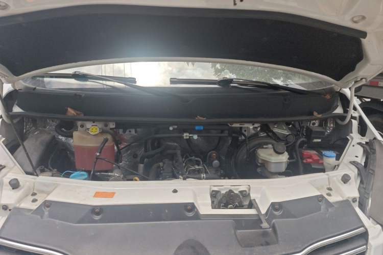 Used JAC Group Sunray 2021 2.2T Jieyun Wang Express Version Engine Bay