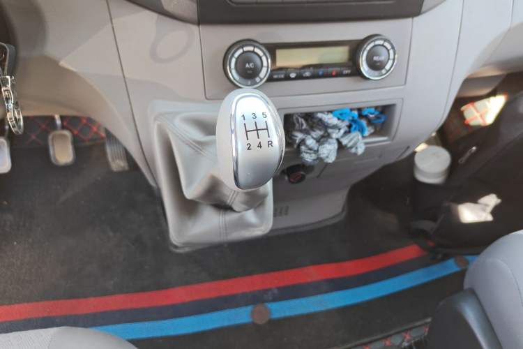 Used JAC Group Sunray 2021 2.0T 4-Series Star Express 8/9-Seater D20TCIF1 Gear Lever