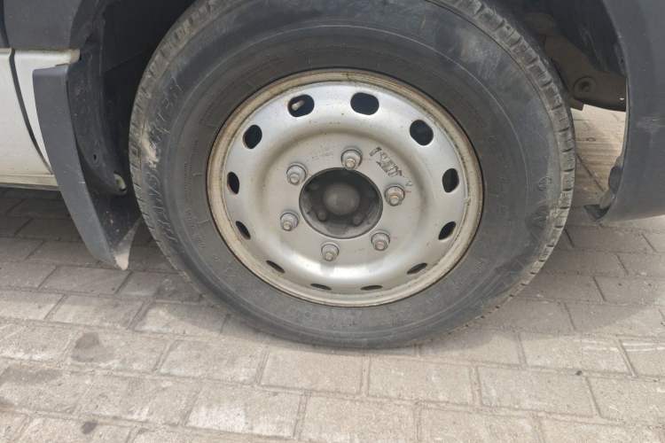 Used JAC Group Sunray 2021 2.2T Jieyun Wang Express Version Right Front Wheel Hub