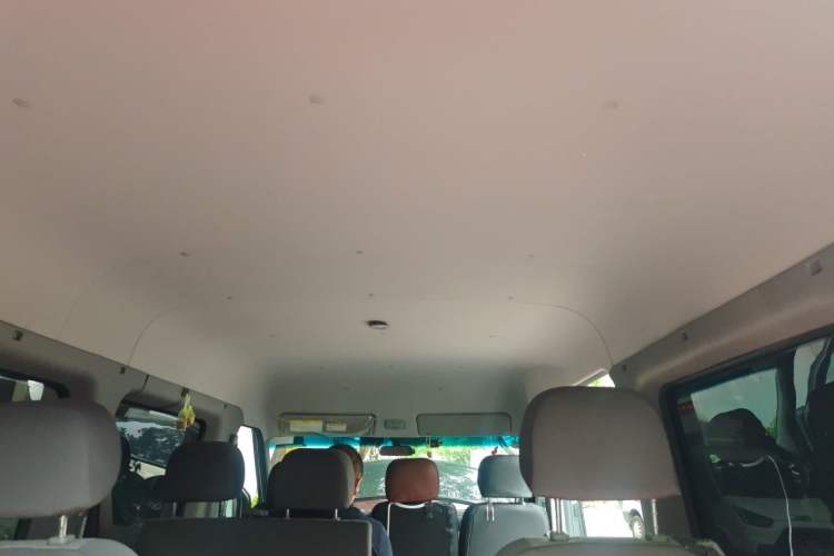 Used JAC Group Sunray 2022 2.0T Fuel-Efficient King PLUS Express Version Middle-Axis 7-Seater HFC4DB3-2E4 Headliner