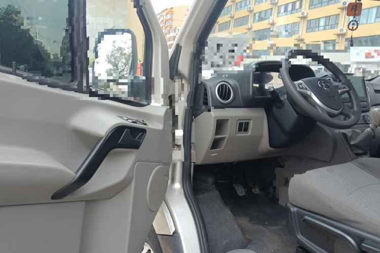 Used JAC Group Sunray 2022 2.0T Fuel-Efficient King PLUS Express Version Mid-axle 5-6 Seats HFC4DB3-2E4 Driver Seat