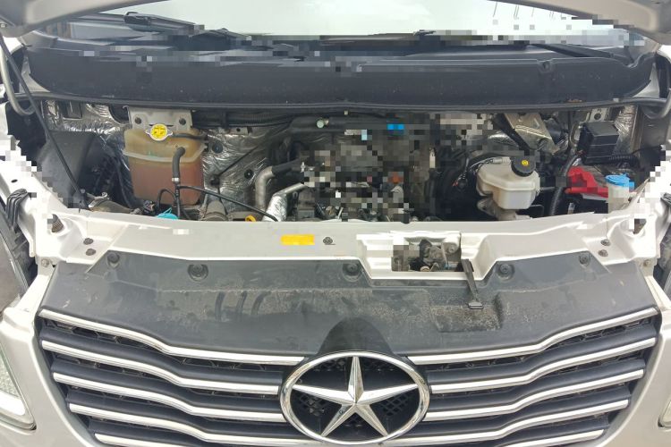Used JAC Group Sunray 2022 2.0T Fuel-Efficient King PLUS Express Version Mid-axle 5-6 Seats HFC4DB3-2E4 Engine Bay