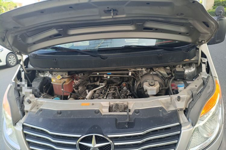 Used JAC Group Sunray 2022 2.0T Fuel-Efficient King PLUS Express Version Middle-Axis 7-Seater HFC4DB3-2E4 Engine Bay